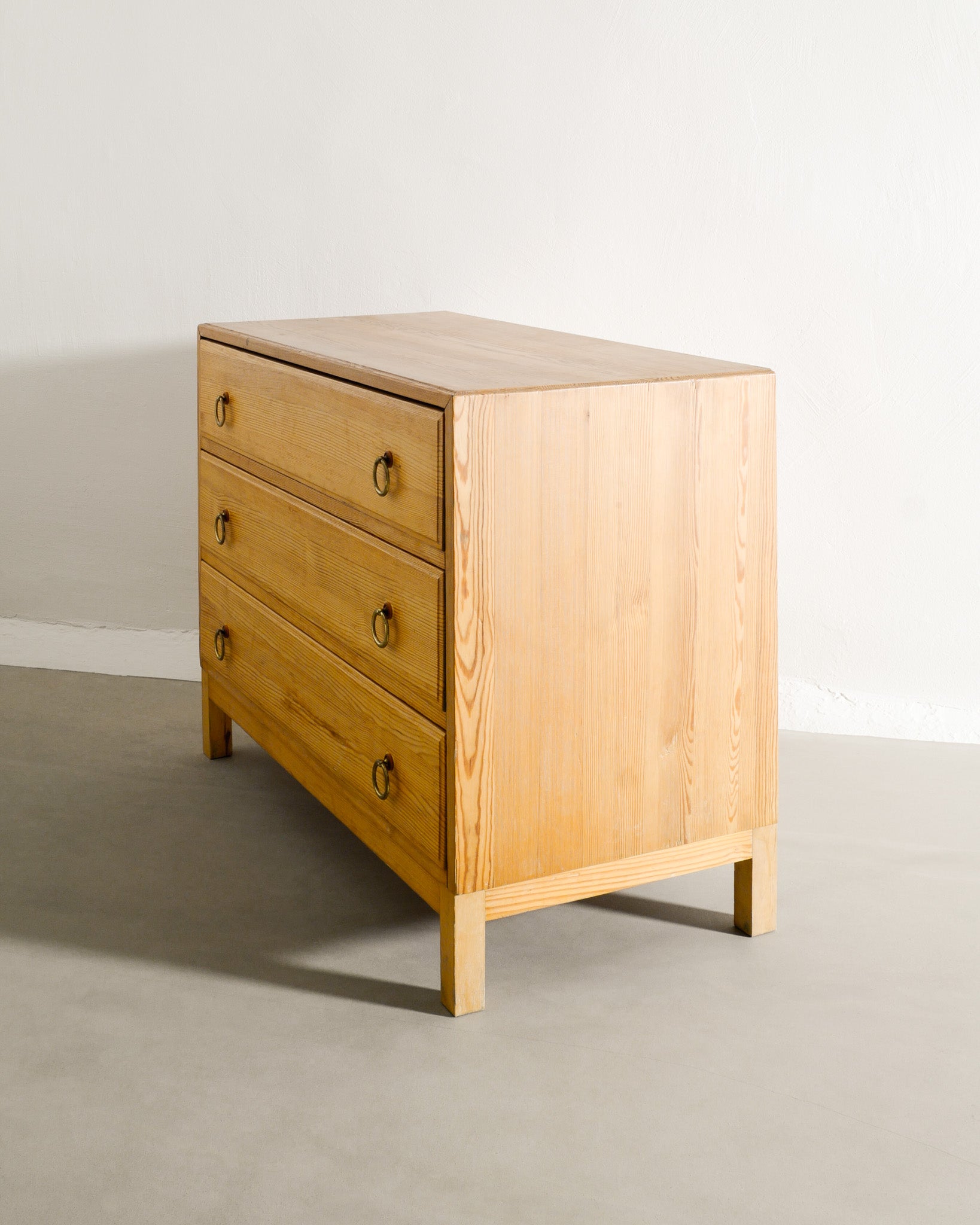 SWEDISH CHEST OF DRAWERS IN PINE, 1940s