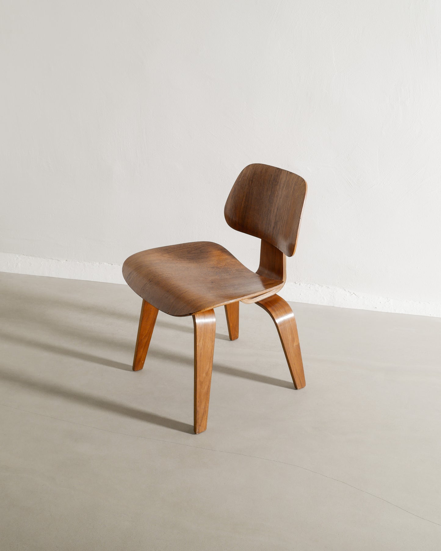 CHARLES & RAY EAMES "DCW" CHAIR, 1950s