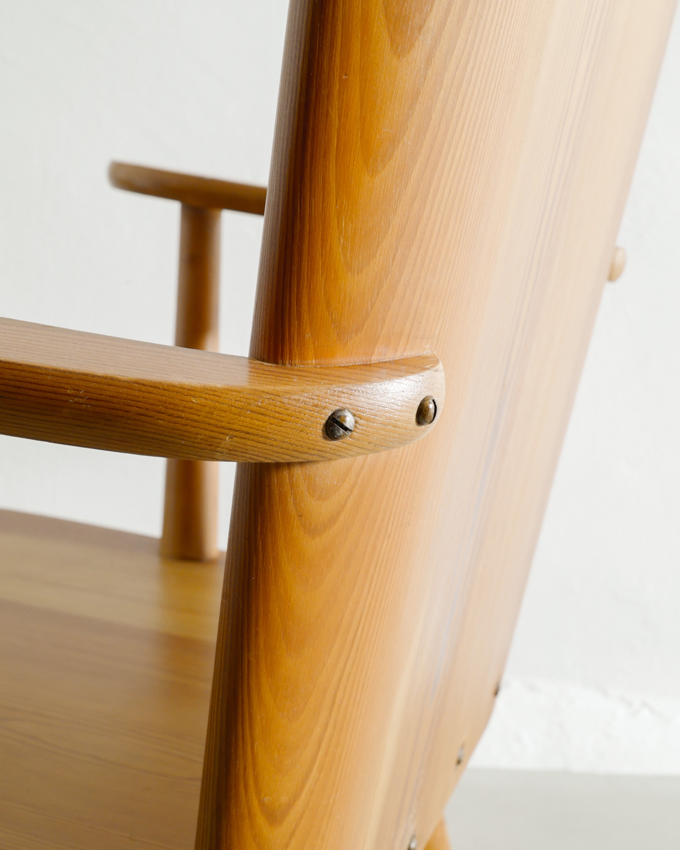 GÖRAN MALMVALL ARMCHAIRS IN PINE, 1940s