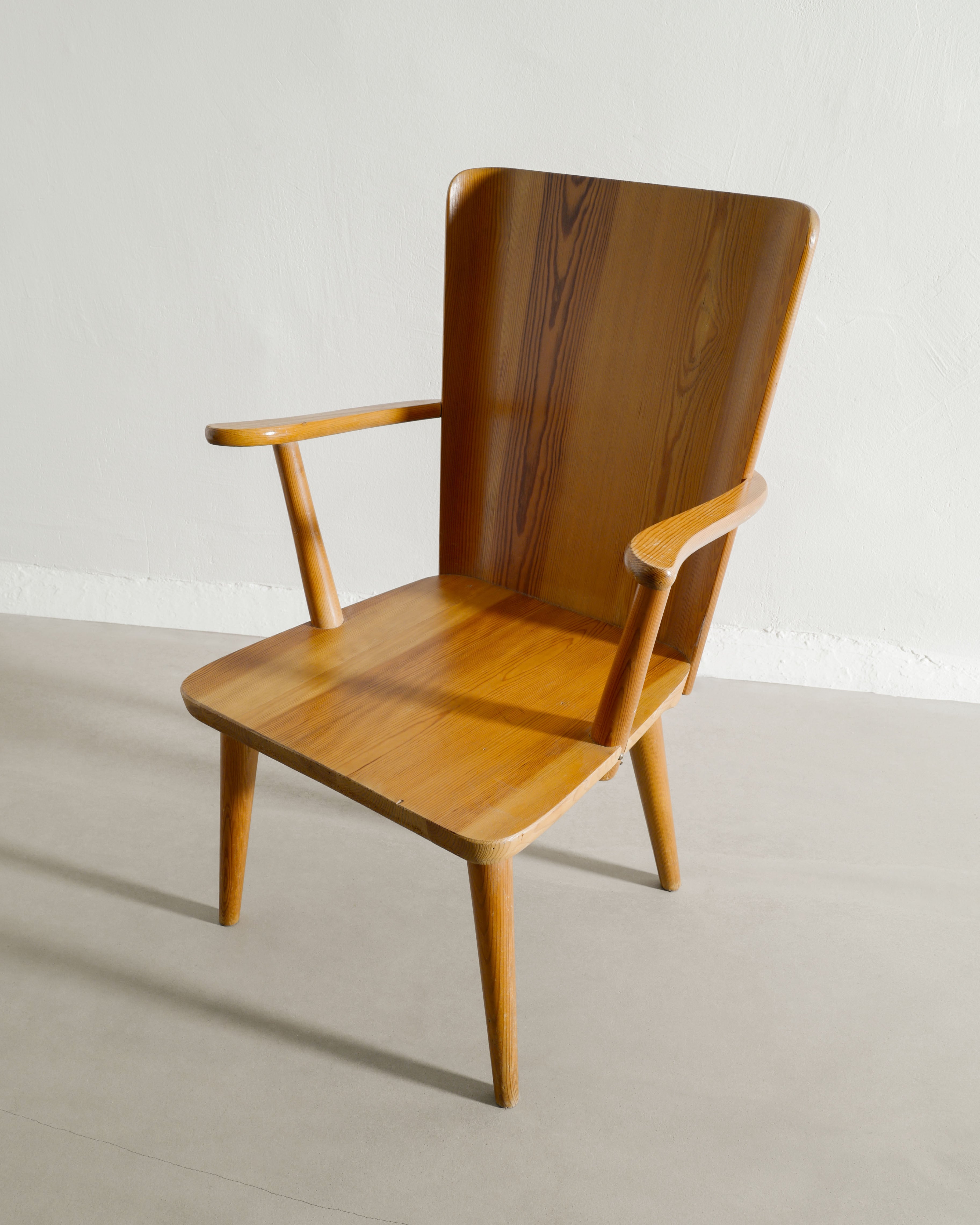 GÖRAN MALMVALL ARMCHAIRS IN PINE, 1940s